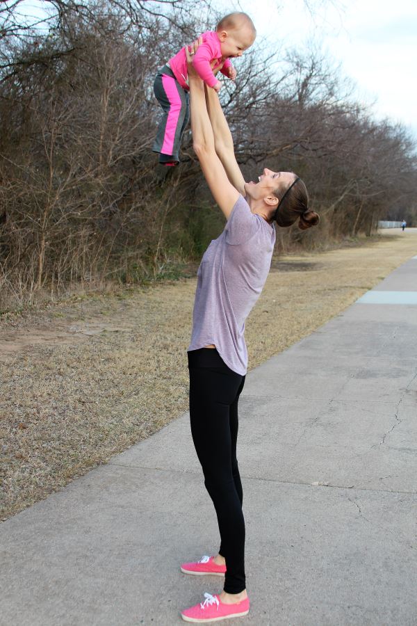 Side view of Alloy's Shape Crossover Waistband Legging in Tall.